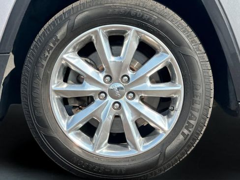 Used 2016 Jeep Cherokee Limited AWD/4WD image 30