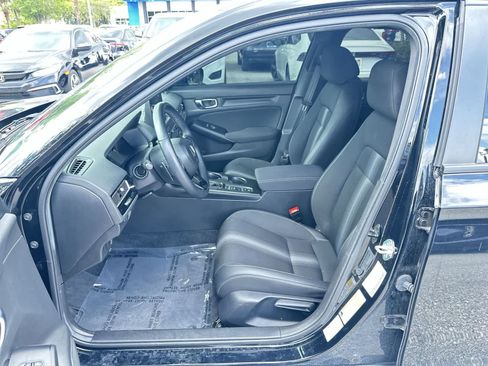 Used 2025 Honda Civic Sport image 2