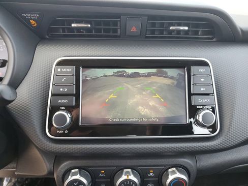 New 2025 Nissan Kicks Play S image 9