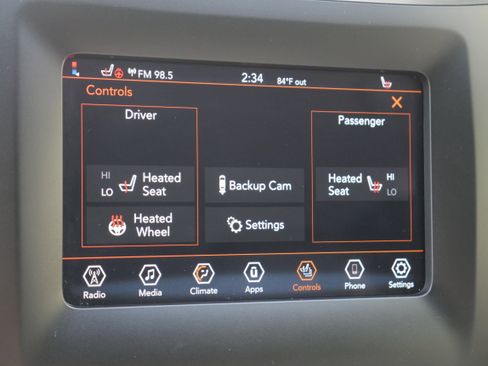 Used 2019 Jeep Cherokee Latitude Plus w/ Cold Weather Group image 18