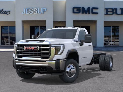 New 2026 GMC Sierra 3500 Pro image 6