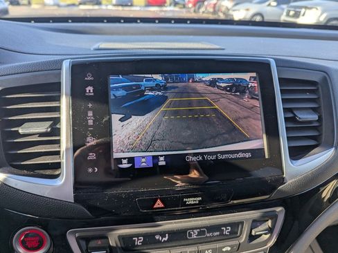 Used 2018 Honda Pilot Touring image 17