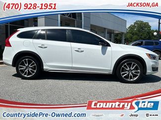 Used 2018 Volvo V60 T5 Cross Country w/ Convenience Package image 1