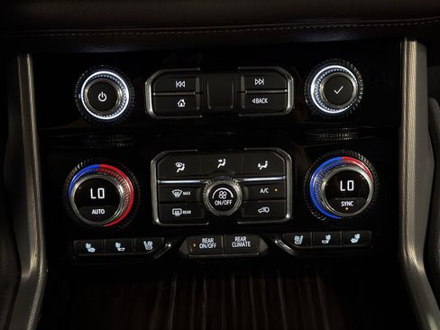 Used 2021 GMC Yukon Denali w/ Denali Premium Package image 26