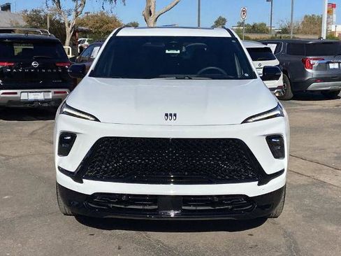 Used 2025 Buick Enclave Sport Touring w/ Super Cruise Package image 3