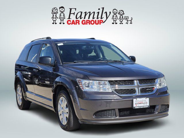 Used 2018 Dodge Journey SE w/ Connectivity Group FWD image 2
