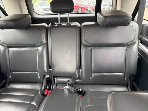 Used 2025 Ford Expedition Max Active AWD/4WD image 11