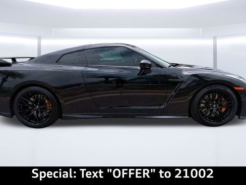 Used 2024 Nissan GT-R Premium w/ Premium Interior Package AWD/4WD image 37