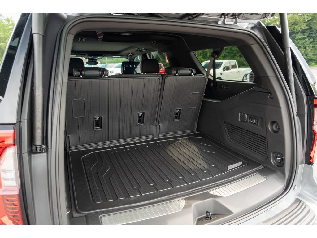 New 2026 GMC Yukon XL AT4 w/ AT4 Premium Plus Package AWD/4WD image 35