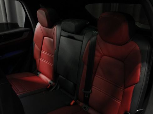 Certified 2024 Porsche Cayenne S AWD/4WD image 20