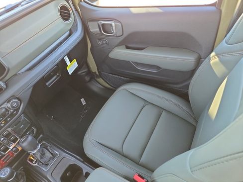 New 2025 Jeep Gladiator Mojave AWD/4WD image 19