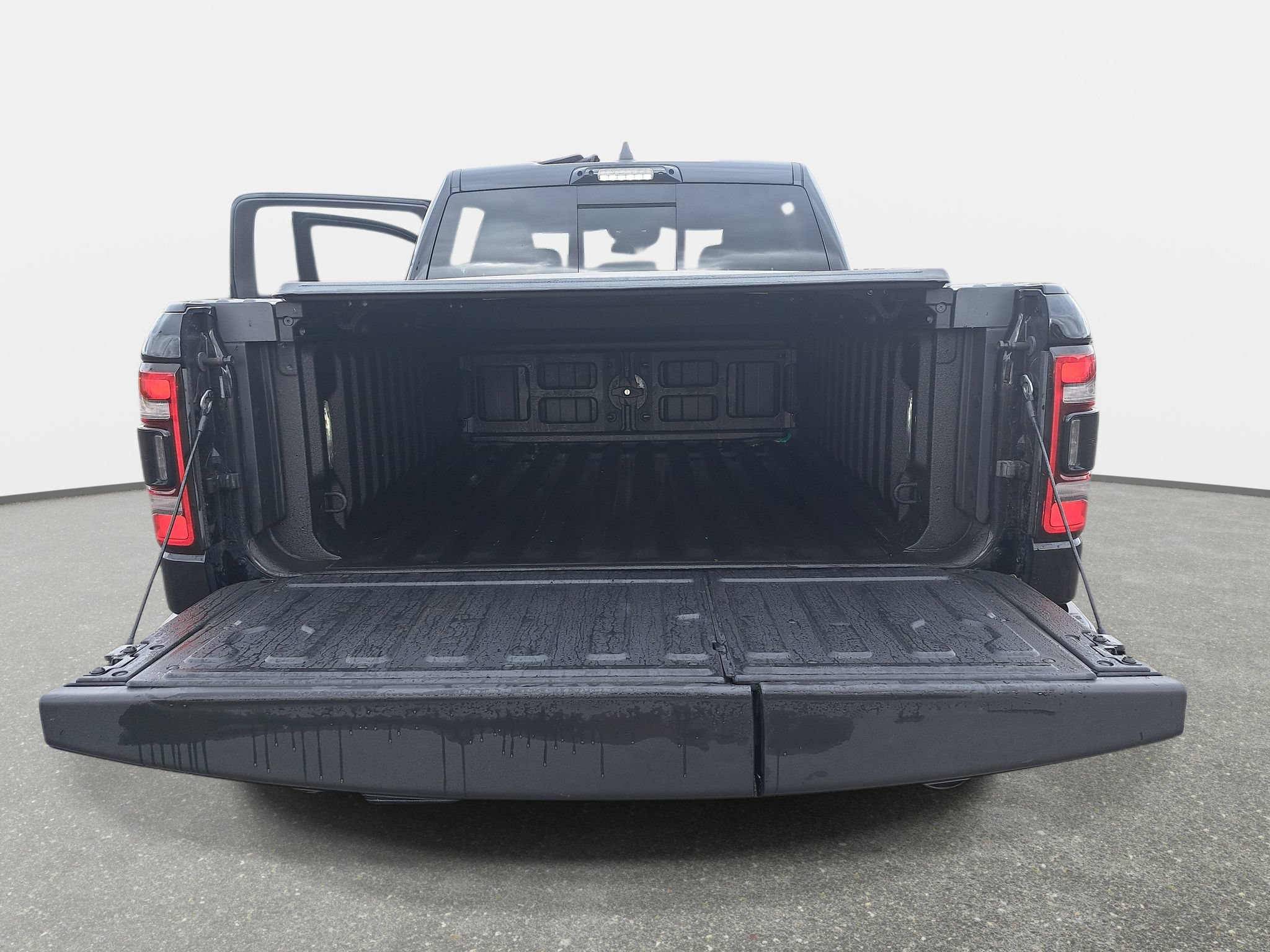 Used 2021 RAM 1500 Limited w/ Night Edition AWD/4WD image 12