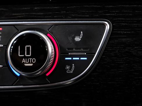 Used 2019 Audi Q7 3.0T Prestige w/ Prestige Package AWD/4WD image 37