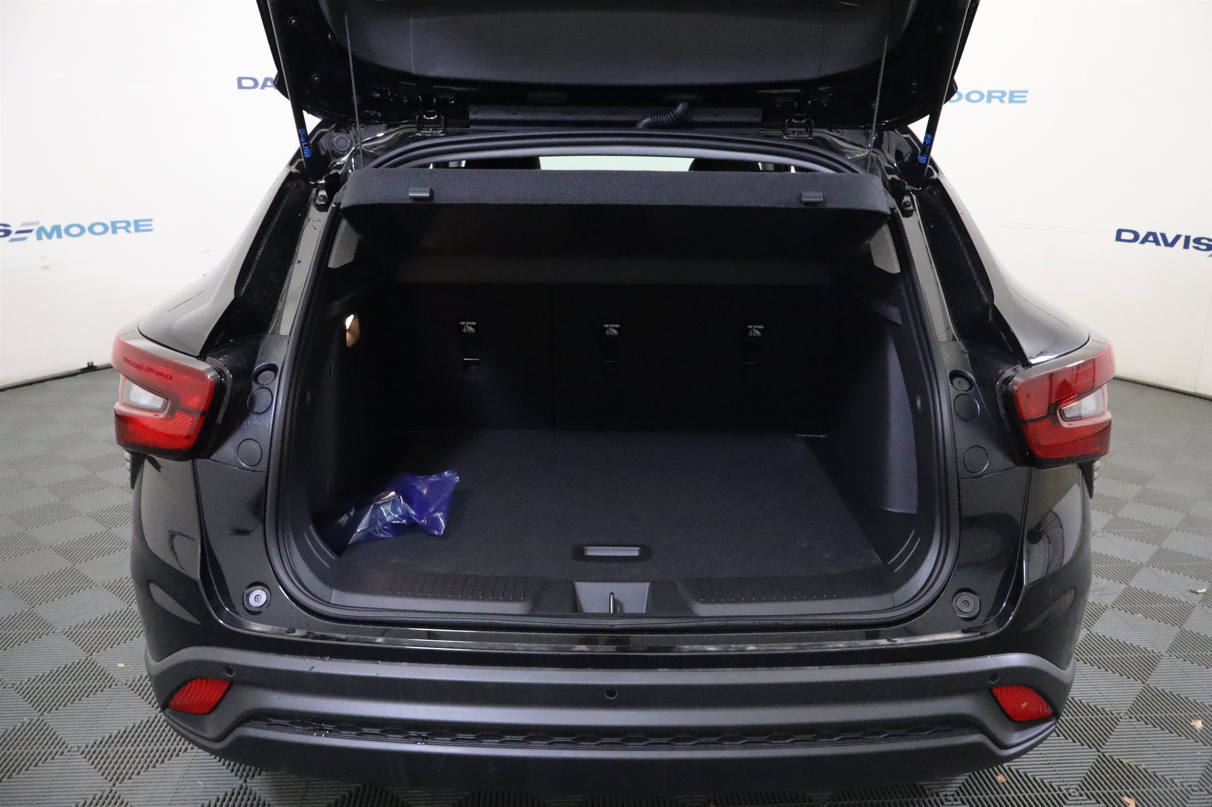 New 2026 Chevrolet Trax LT w/ Driver Confidence Package FWD image 9