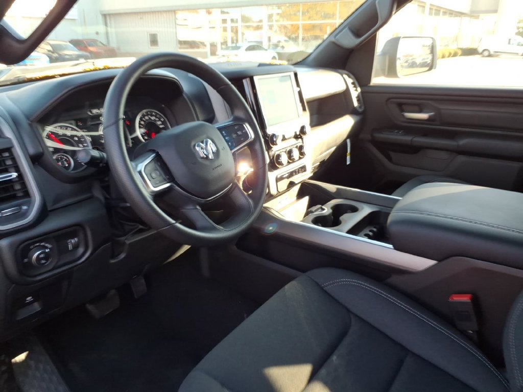 New 2027 RAM 1500 Express AWD/4WD image 8