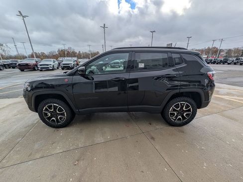 New 2026 Jeep Compass Trailhawk w/ Sun, Sound & Navigation Group image 7