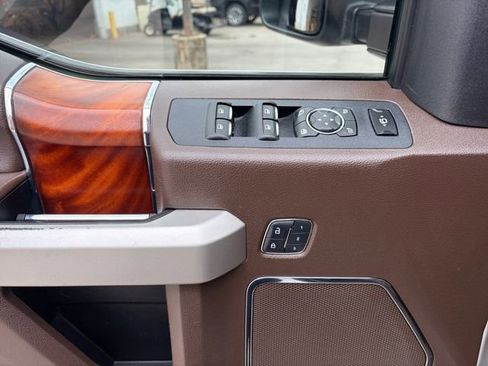 Used 2018 Ford F250 King Ranch w/ King Ranch Ultimate Package AWD/4WD image 4