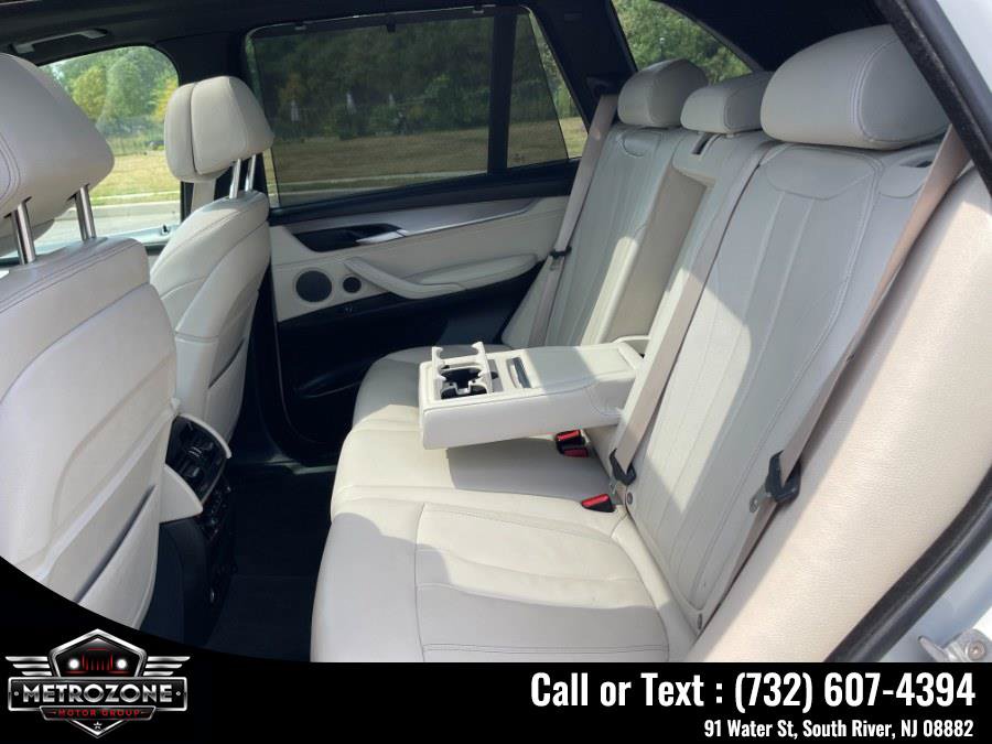 Used 2017 BMW X5 xDrive50i w/ Executive Package AWD/4WD image 18