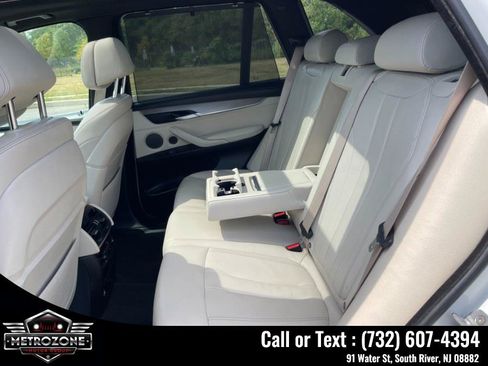 Used 2017 BMW X5 xDrive50i w/ Executive Package AWD/4WD image 18