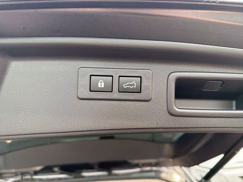 Used 2023 Subaru Forester Limited AWD/4WD image 18