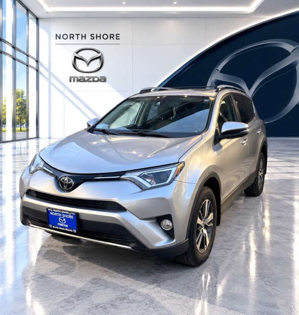 Used 2018 Toyota RAV4 XLE AWD/4WD image 1