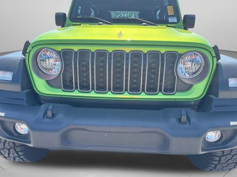 Used 2025 Jeep Wrangler Sport AWD/4WD image 5