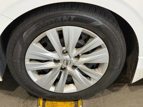 Certified 2020 Nissan Sentra S image 6