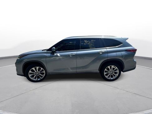 Used 2021 Toyota Highlander Limited FWD image 9