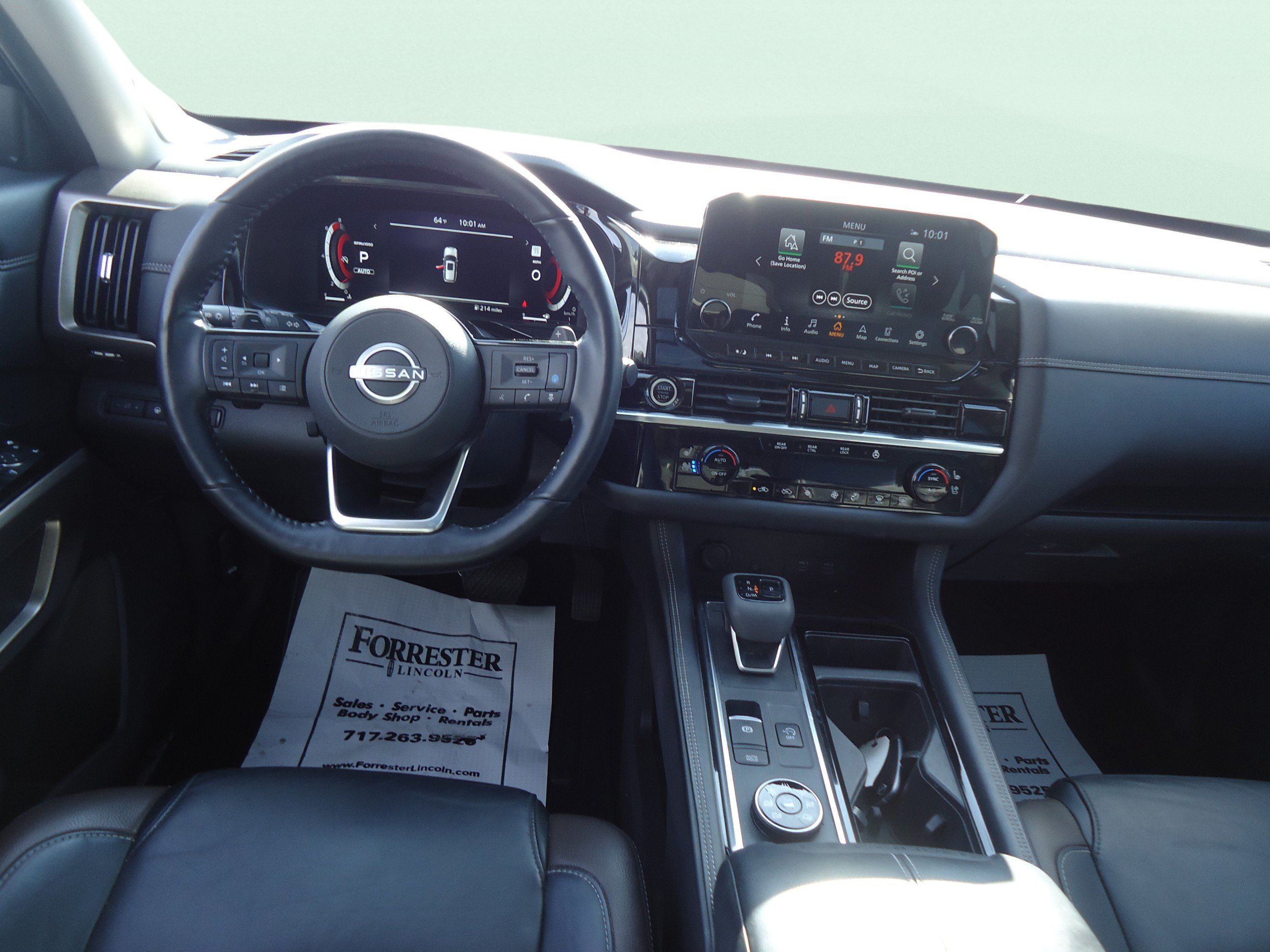 Used 2023 Nissan Pathfinder Platinum AWD/4WD image 13