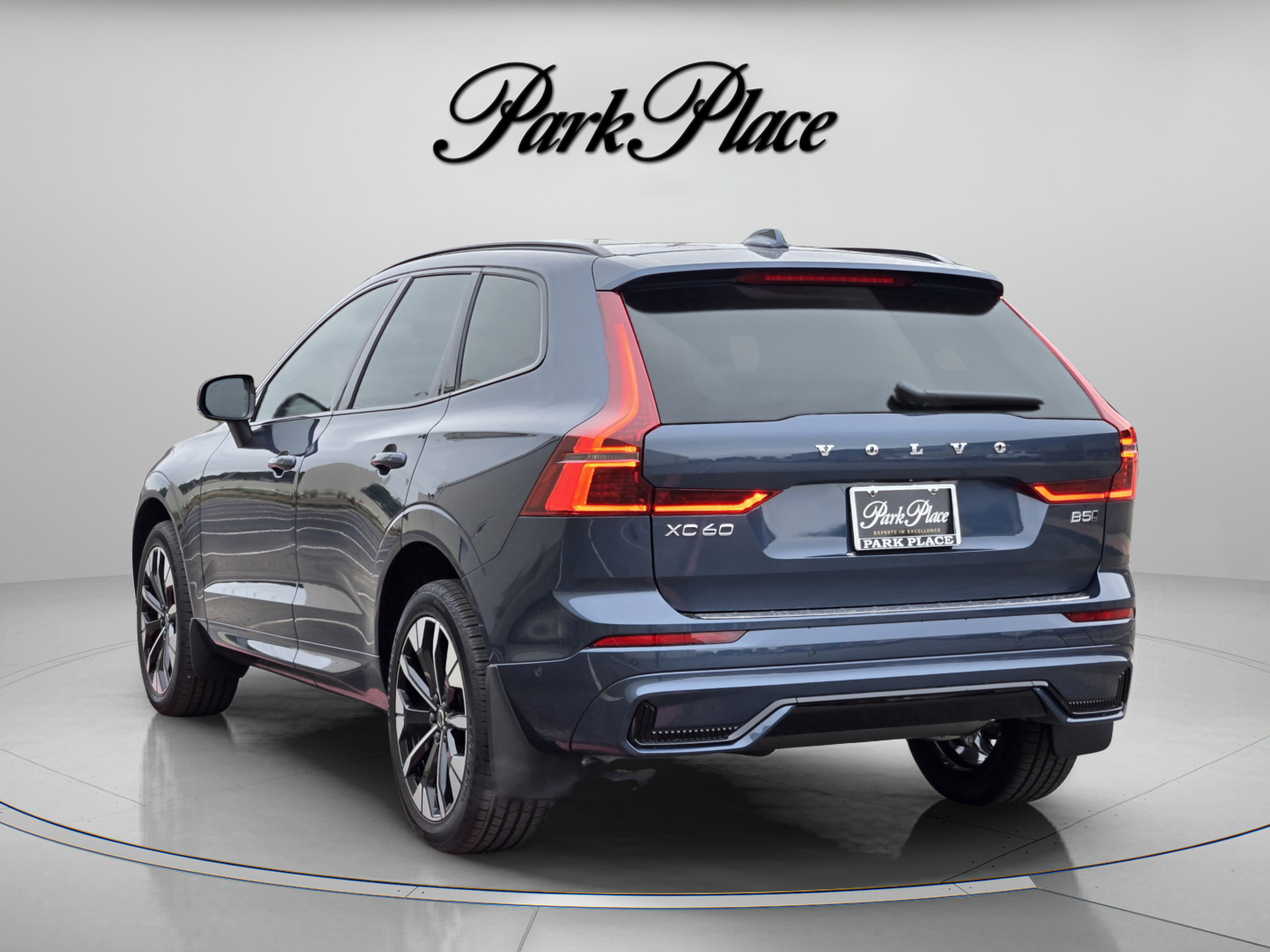 Used 2026 Volvo XC60 B5 Plus w/ Protection Package Premier AWD/4WD image 3