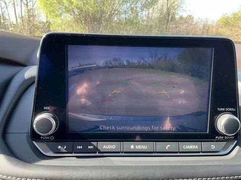 Used 2023 Nissan Rogue SV AWD/4WD image 14