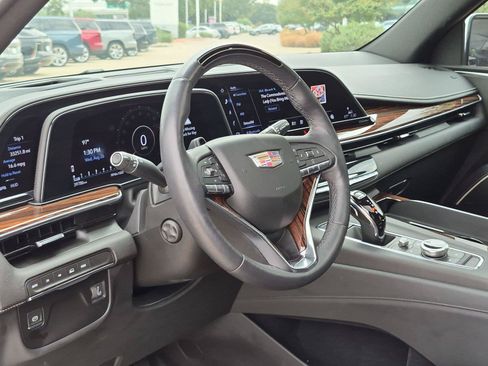 Used 2023 Cadillac Escalade Premium Luxury w/ LPO, Radiant Package AWD/4WD image 10