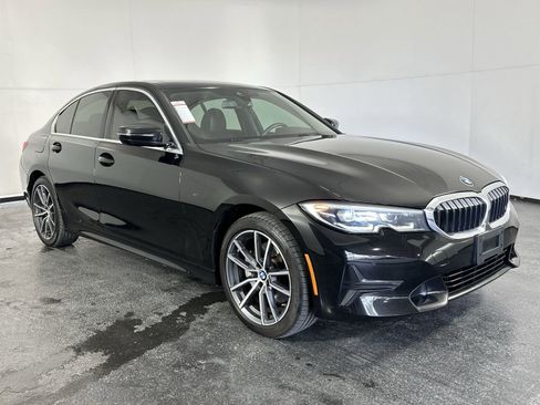 Used 2019 BMW 330i xDrive Sedan w/ Convenience Package AWD/4WD image 2