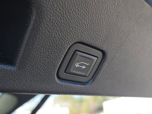 Used 2024 GMC Acadia Elevation image 13