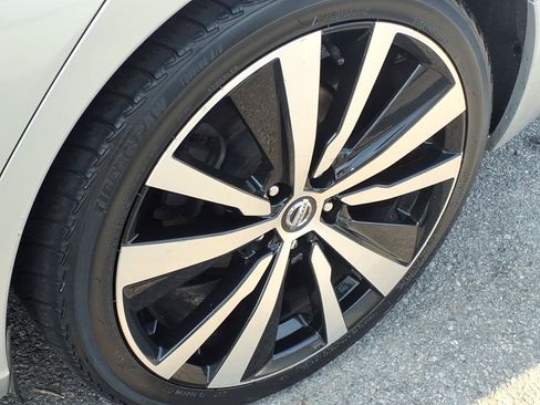 Used 2019 Nissan Altima 2.5 SR FWD image 10