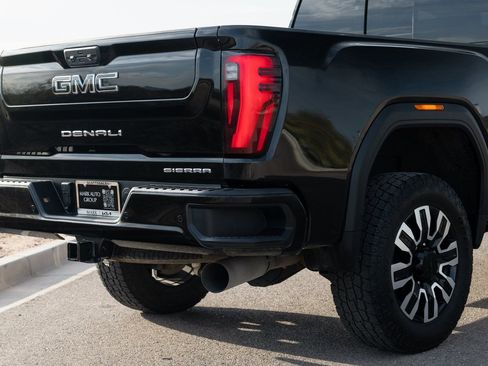 Used 2024 GMC Sierra 3500 Denali Ultimate image 9