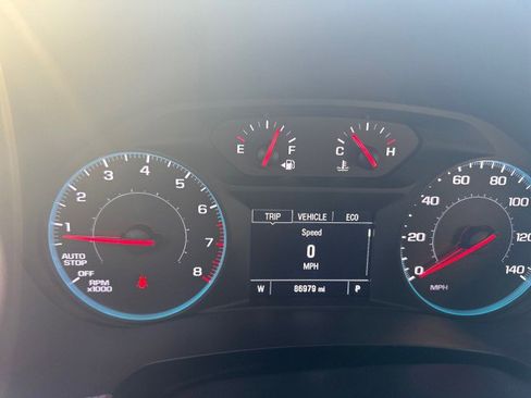 Used 2022 Chevrolet Traverse LS image 6