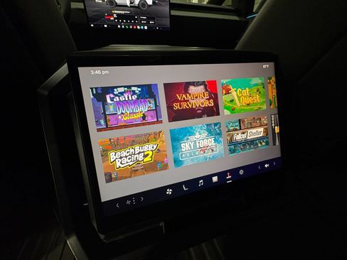 Used 2025 Tesla Cybertruck AWD Crew Cab image 33