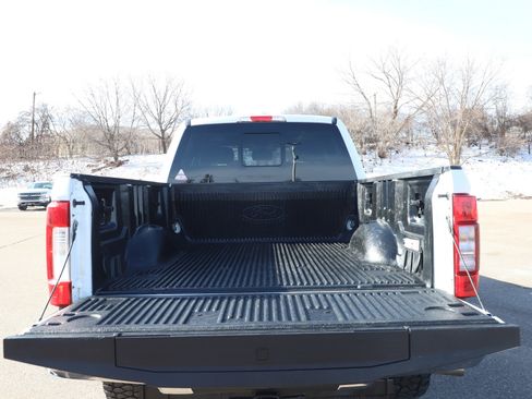 Used 2017 Ford F350 Lariat w/ Lariat Ultimate Package AWD/4WD image 16