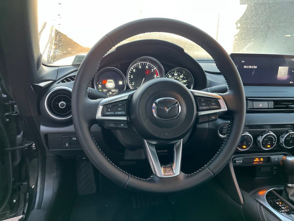 Used 2026 MAZDA MX-5 Miata RF Grand Touring RWD image 16