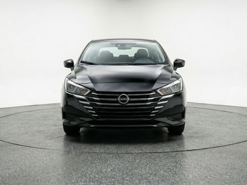 Used 2025 Nissan Versa SV image 2