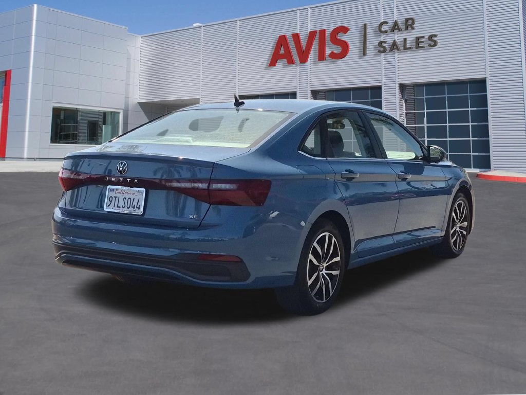 Used 2025 Volkswagen Jetta SE FWD image 6