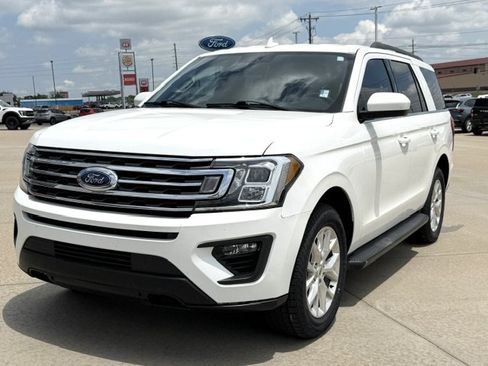 Used 2021 Ford Expedition XLT RWD image 2