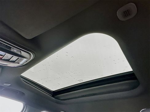 New 2025 Jeep Grand Cherokee Altitude image 14