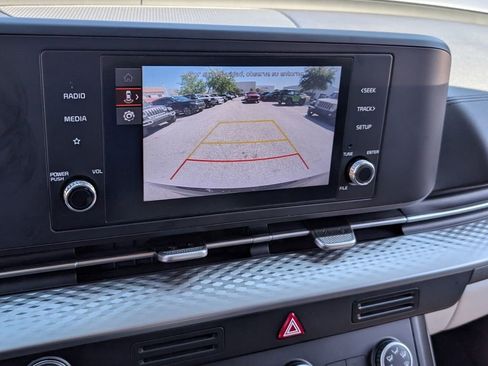 Used 2023 Kia Carnival LX FWD image 23