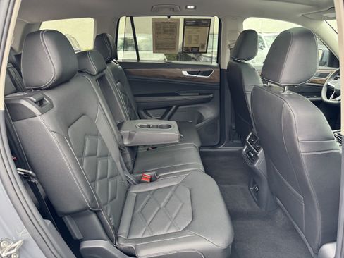 Used 2026 Volkswagen Atlas SE FWD image 34