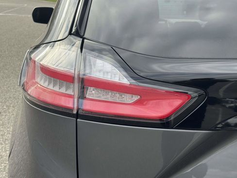 Certified 2022 Ford Edge SEL w/ Convenience Package image 8