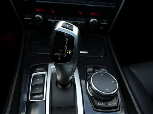 Used 2016 BMW 535i Gran Turismo xDrive image 36