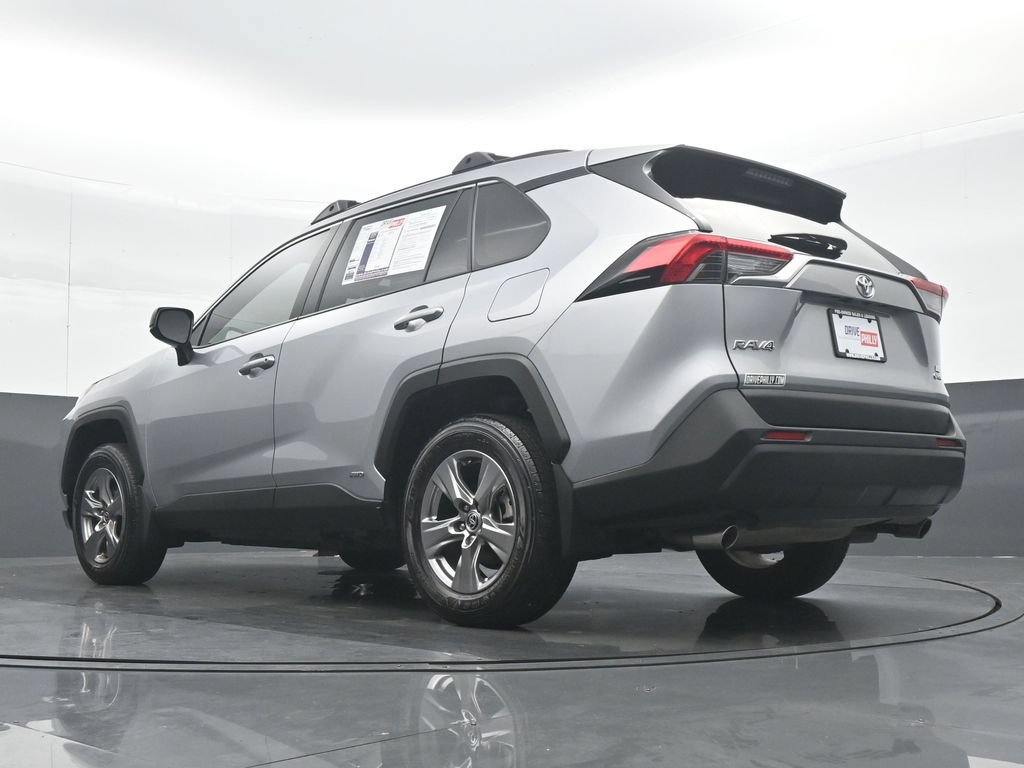 Used 2025 Toyota RAV4 LE AWD/4WD image 28