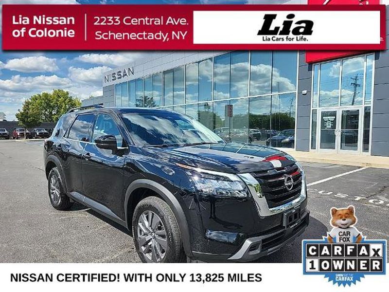 Certified 2025 Nissan Pathfinder SV image 1